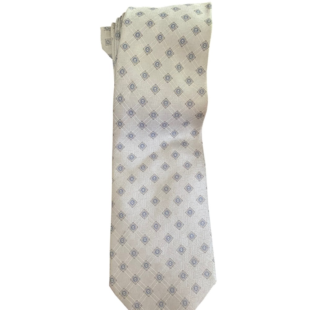 Arrow Mens Silk Necktie Silver Grey Blue Geometric Diamond Pattern Made in USA